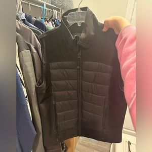 Men’s medium Guess Vest